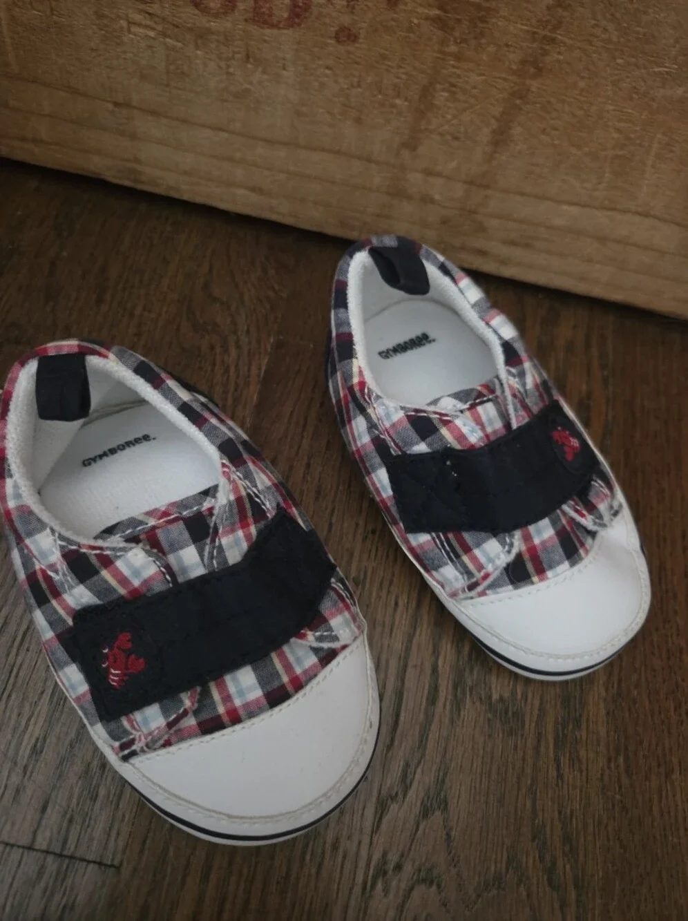 Gymboree Boys 4 Lobster Plaid Crib Shoes